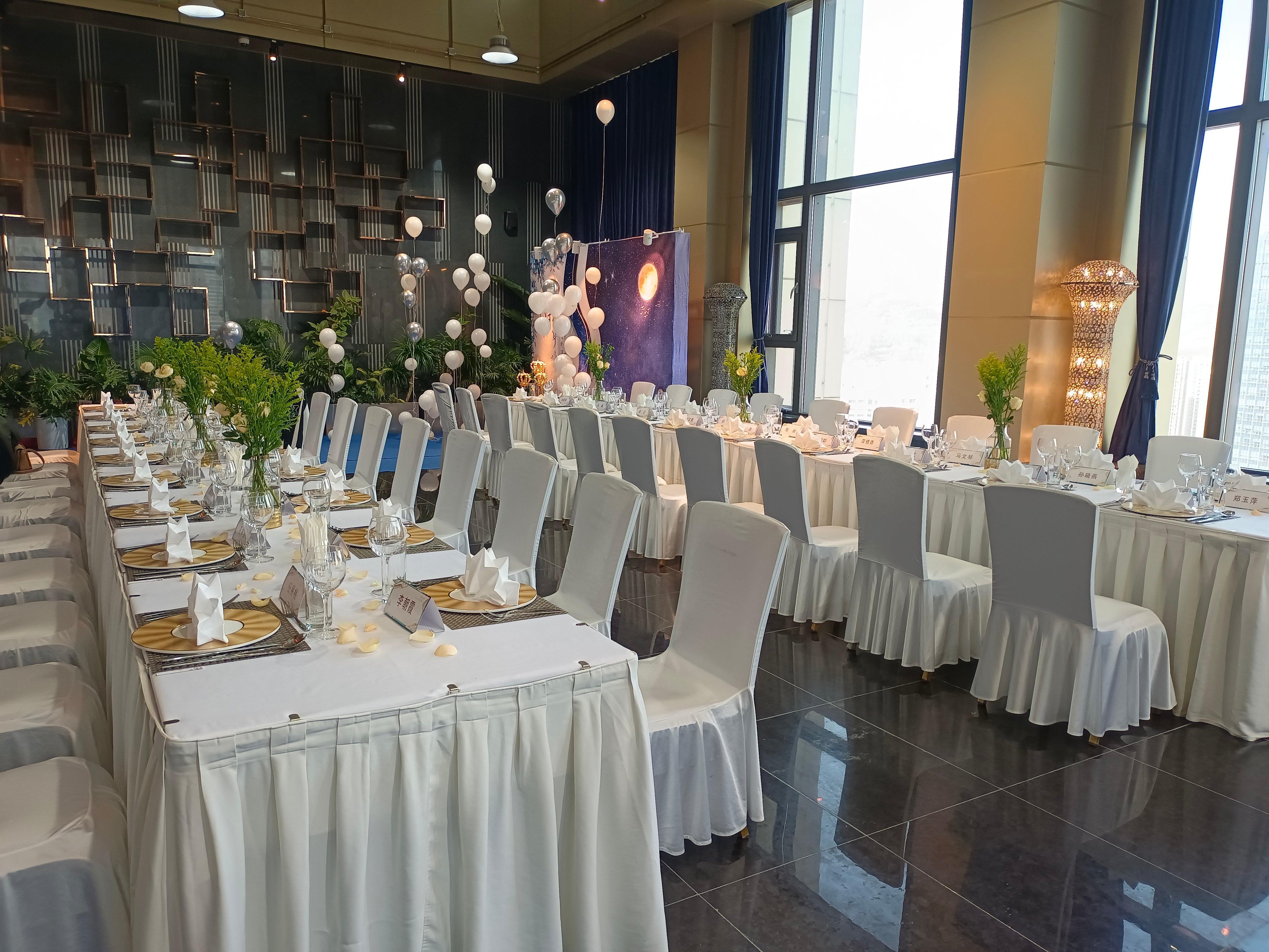 Crowne Plaza Hotel Lanzhou By Ihg Exterior photo