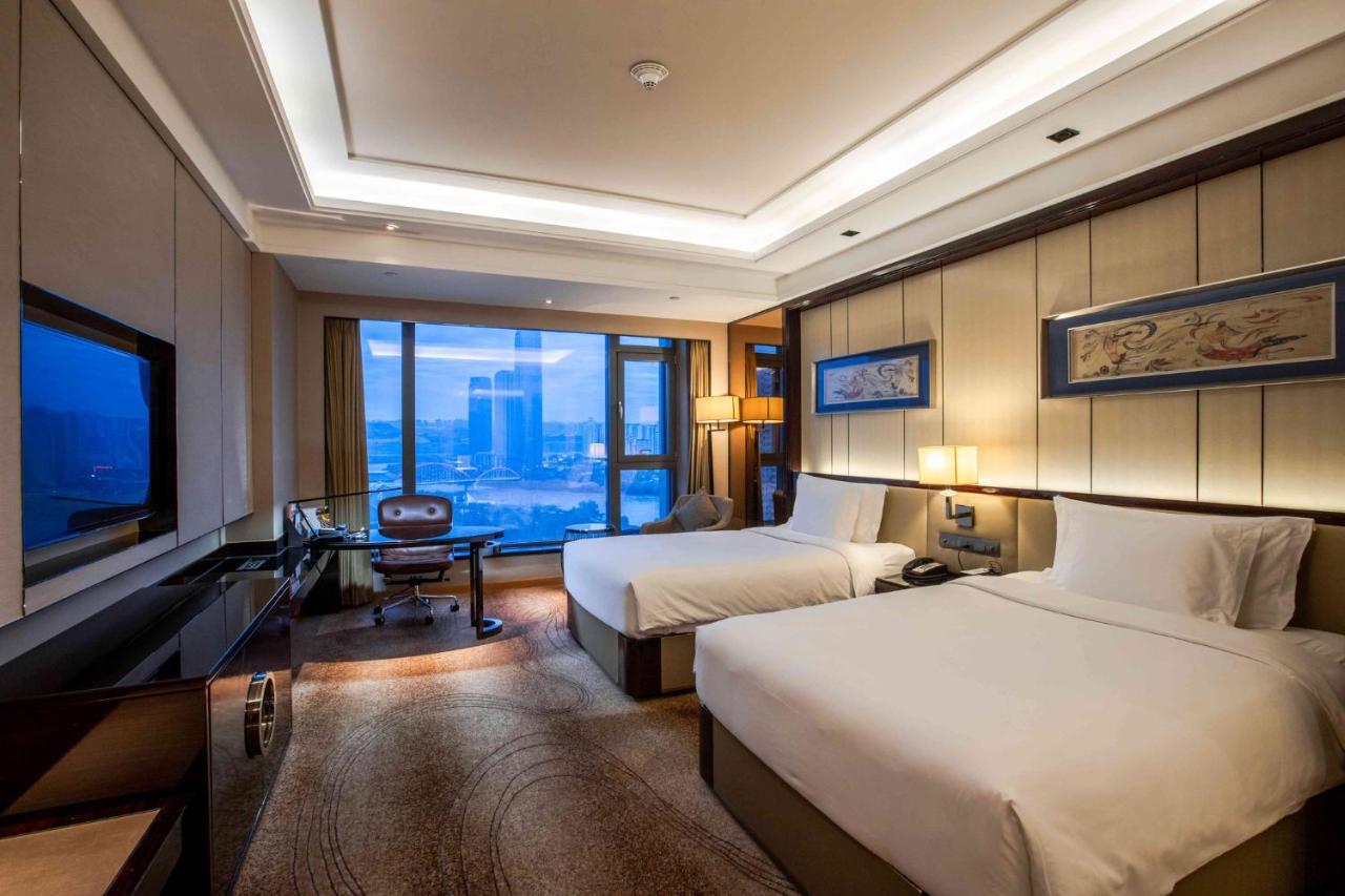 Crowne Plaza Hotel Lanzhou By Ihg Exterior photo