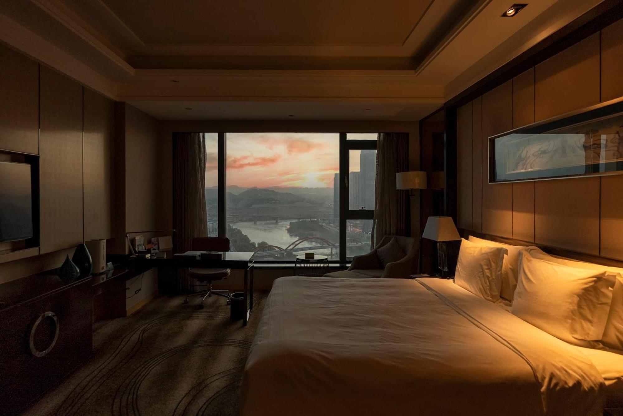 Crowne Plaza Hotel Lanzhou By Ihg Exterior photo